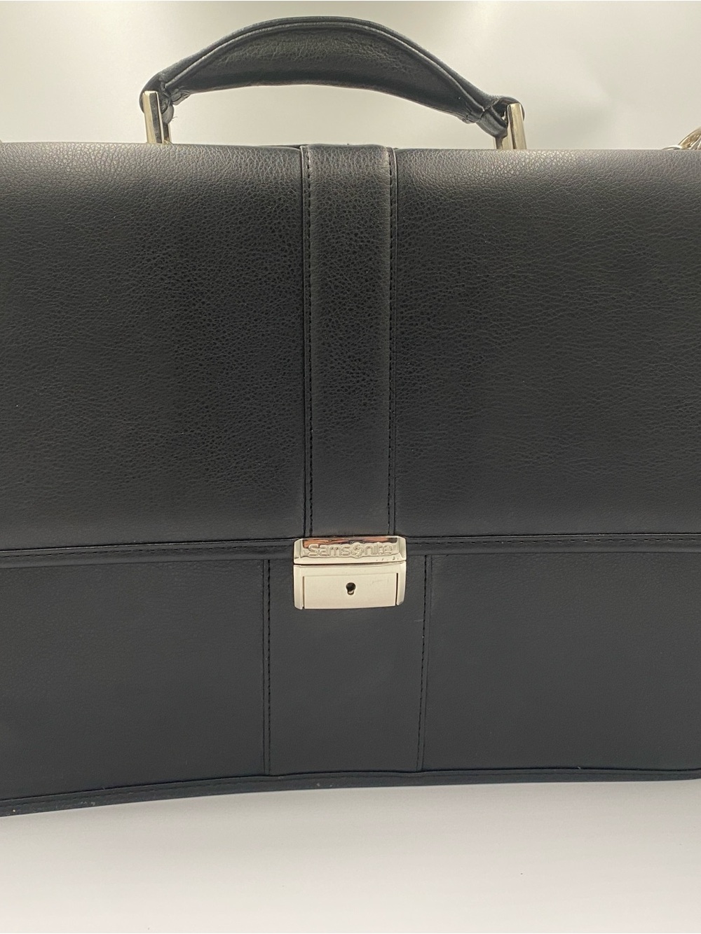 Samsonite Black Leather Laptop Briefcase with Silver Hardware